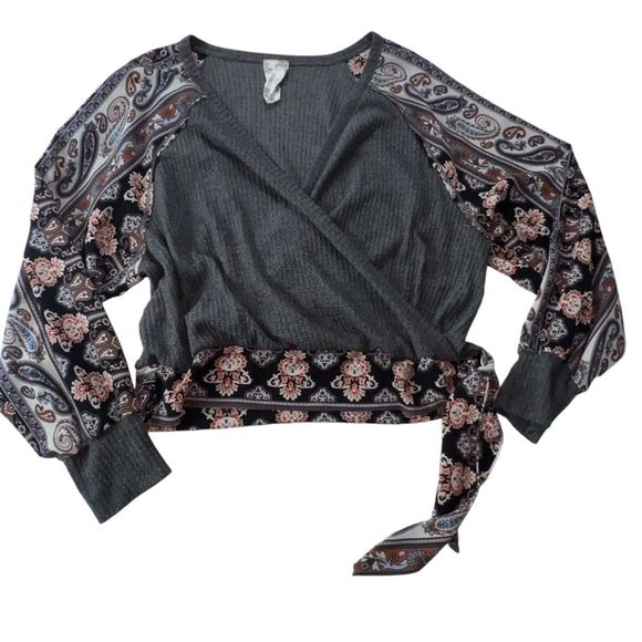 Blu Pepper Tops - Blu Pepper Faux Wrap Pullover Shirt Medium Long Sleeves Paisley